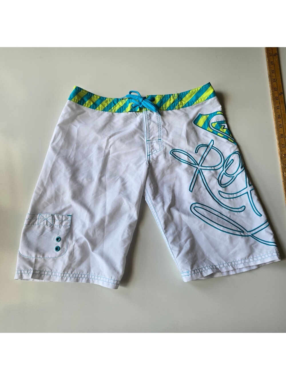 Vintage Y2K Roxy Womens Board Shorts Size 0 White Script Logo Surf Wax Comb